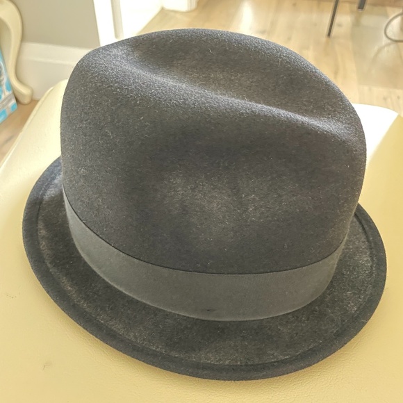 Black Fedora hat - Picture 2 of 6